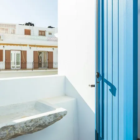 Nerida - Elegant 2-bedroom In Town Apartament
